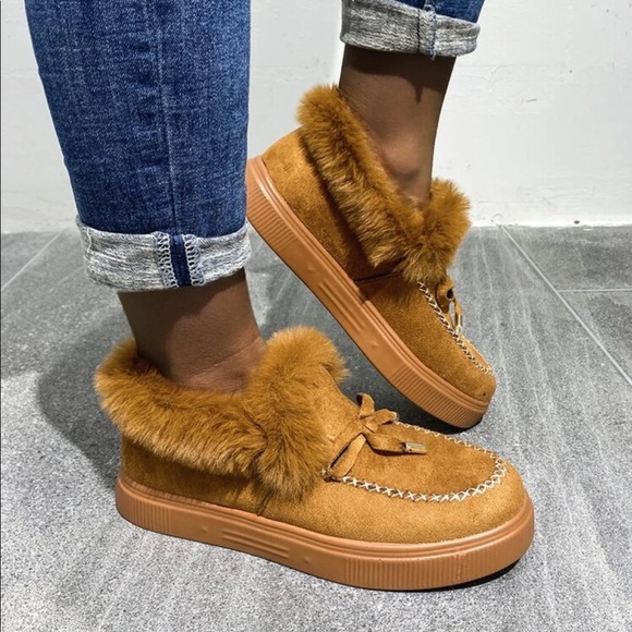 SHEIN Shoes - Faux Fur Lined Moccasin Bootie Size 11 *NWOT*